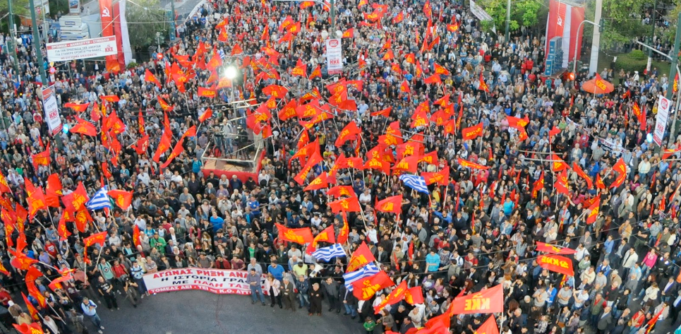 CHI NON COMBATTE IL CAPITALISMO FINISCE PER PERDERE IL POPOLO. Sabato 28 Febbraio i Comunisti in piazza ad Atene contro l’accordo tra UE e governo.