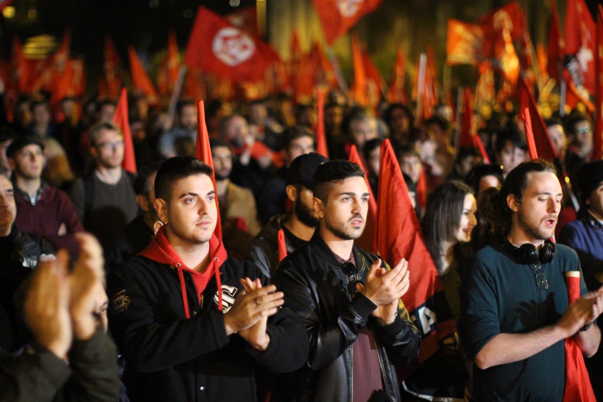 Ai lavoratori non servono giravolte, ma coerenza e impegno per la ricostruzione comunista